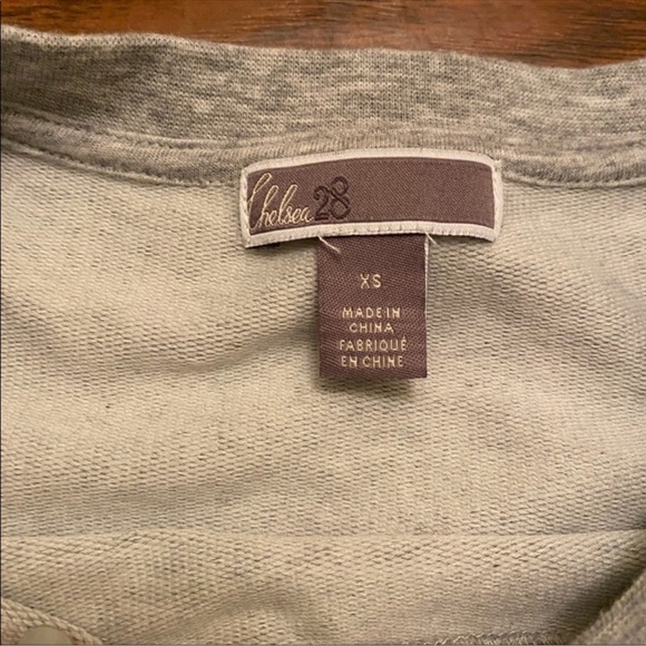 Chelsea28 gray sweatshirt with mesh ruffle detail - Picture 3 of 11